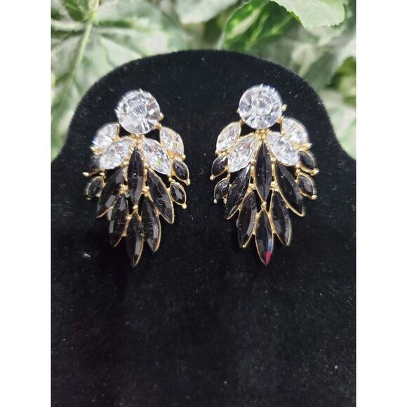 Women's Black Crystal Rhinestone Flower Shape Beautiful Gift Earrings Set - Picture 2 of 8